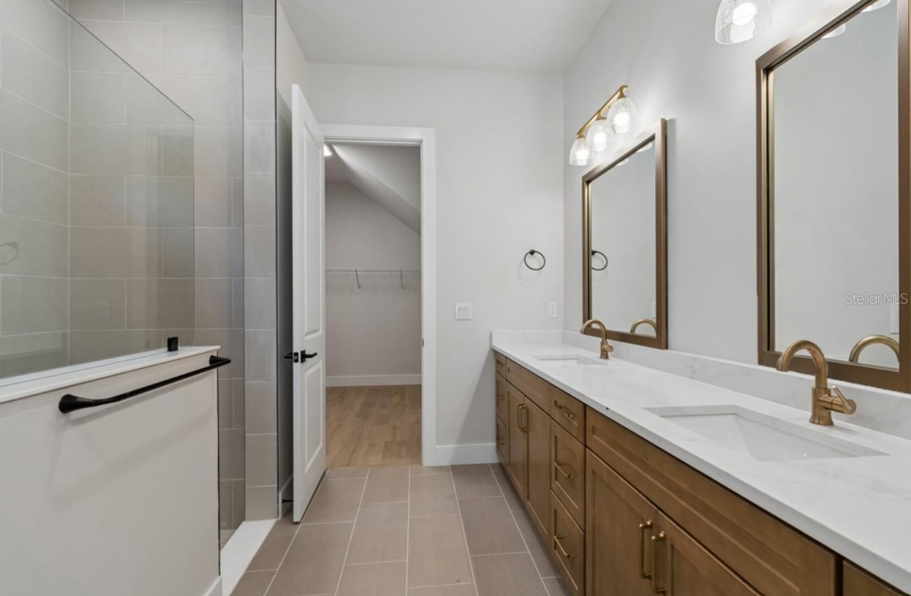 1002 W CHARTER ST — photo 21