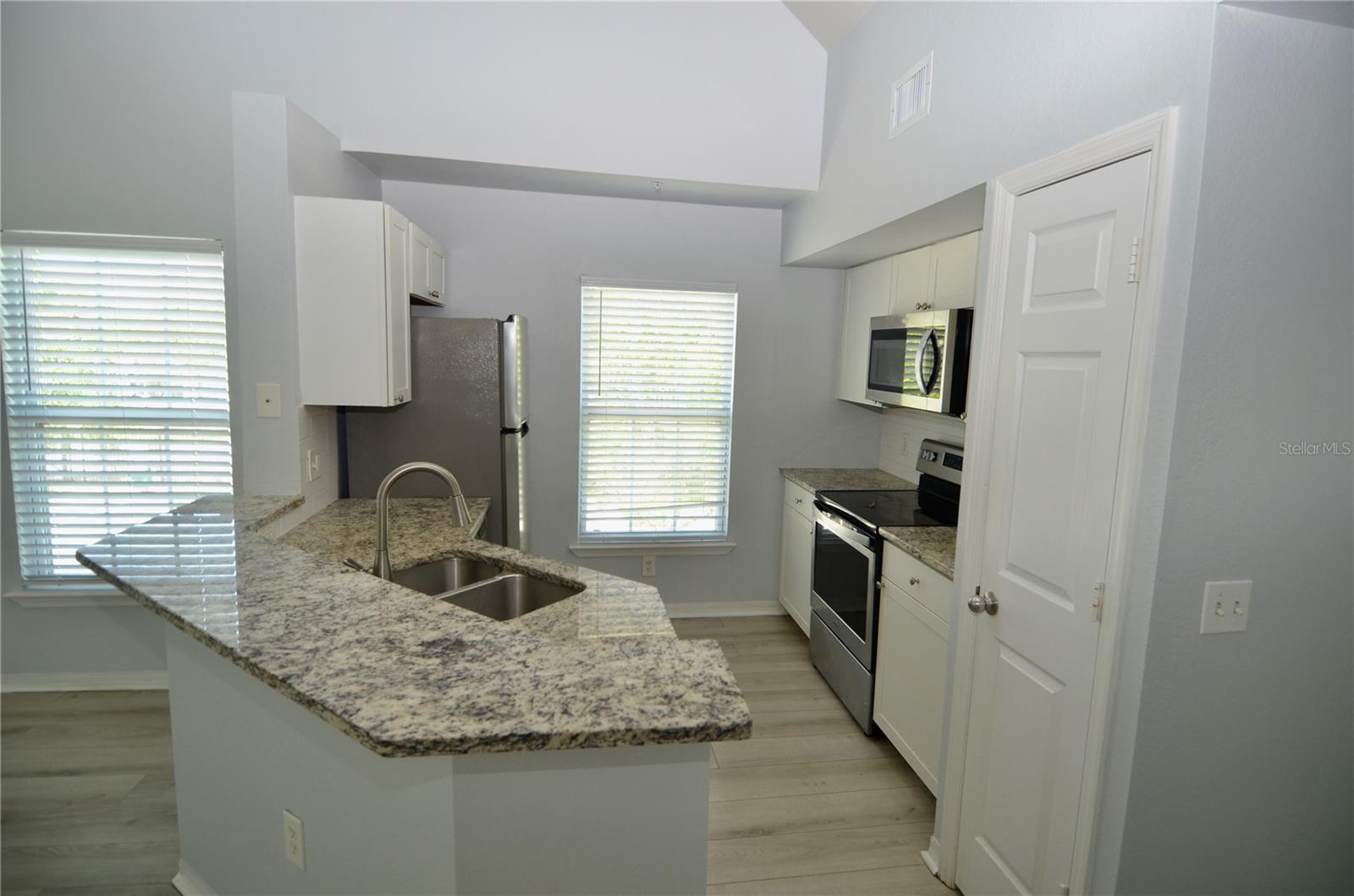 5621 BIDWELL PKWY #202 — photo 4