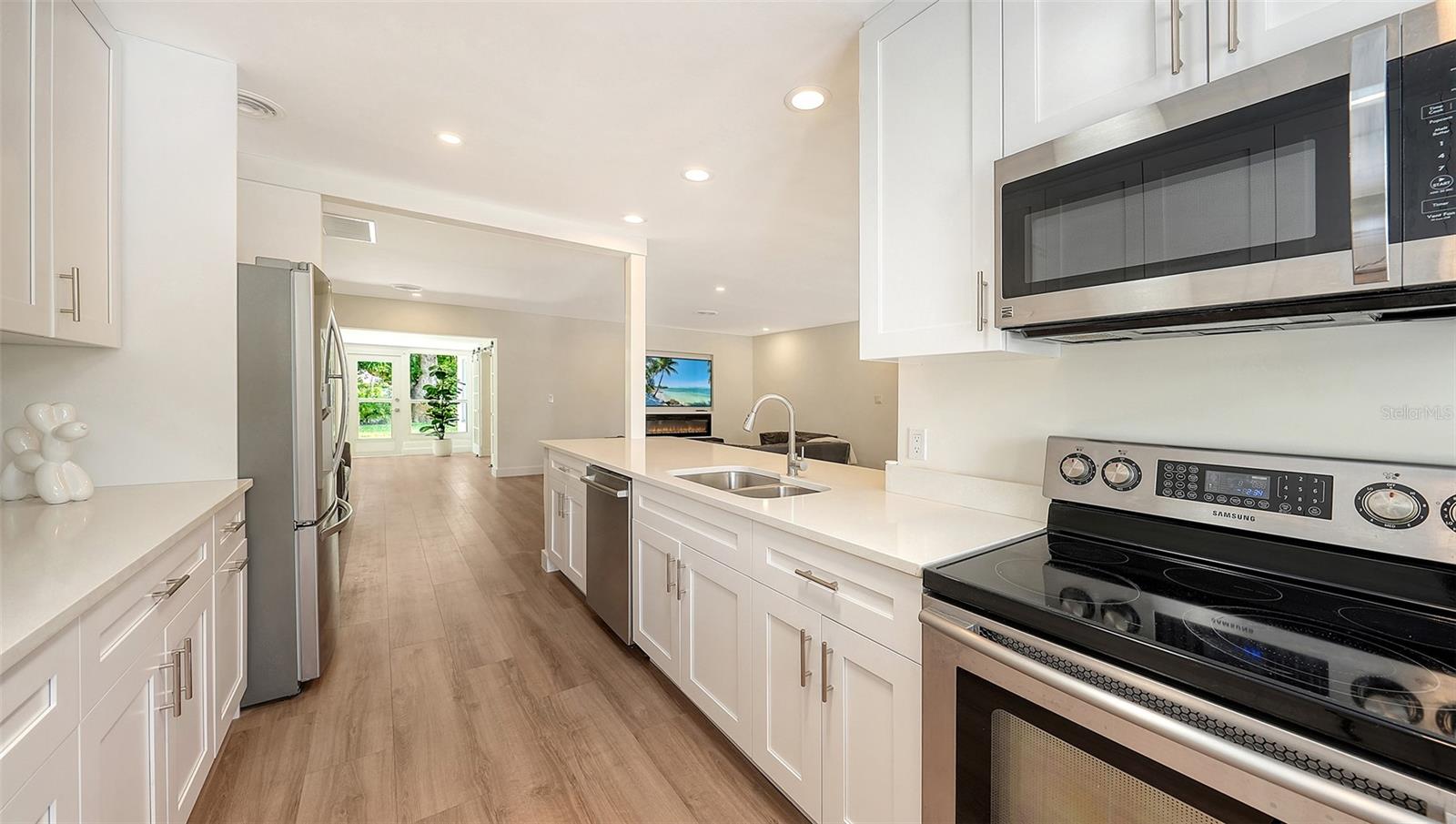 2465 FOSTER LN — photo 18
