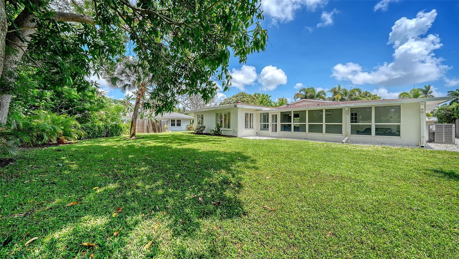 2465 FOSTER LN — photo 42