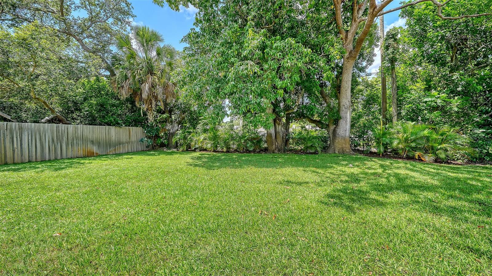 2465 FOSTER LN — photo 40