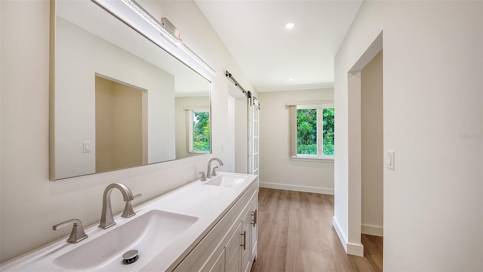 2465 FOSTER LN — photo 32