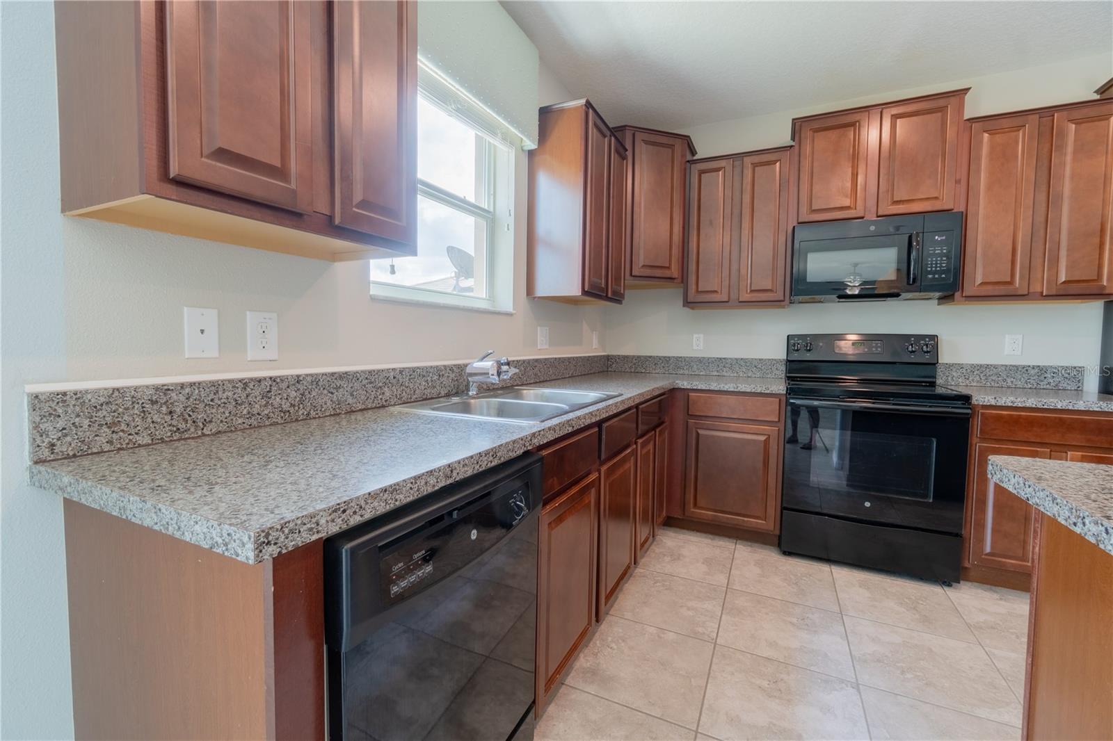 3621 KEARSNEY ABBEY CIR — photo 22