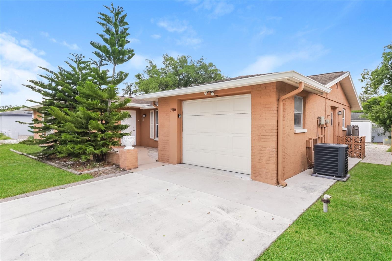7710 VENICE DR — photo 2