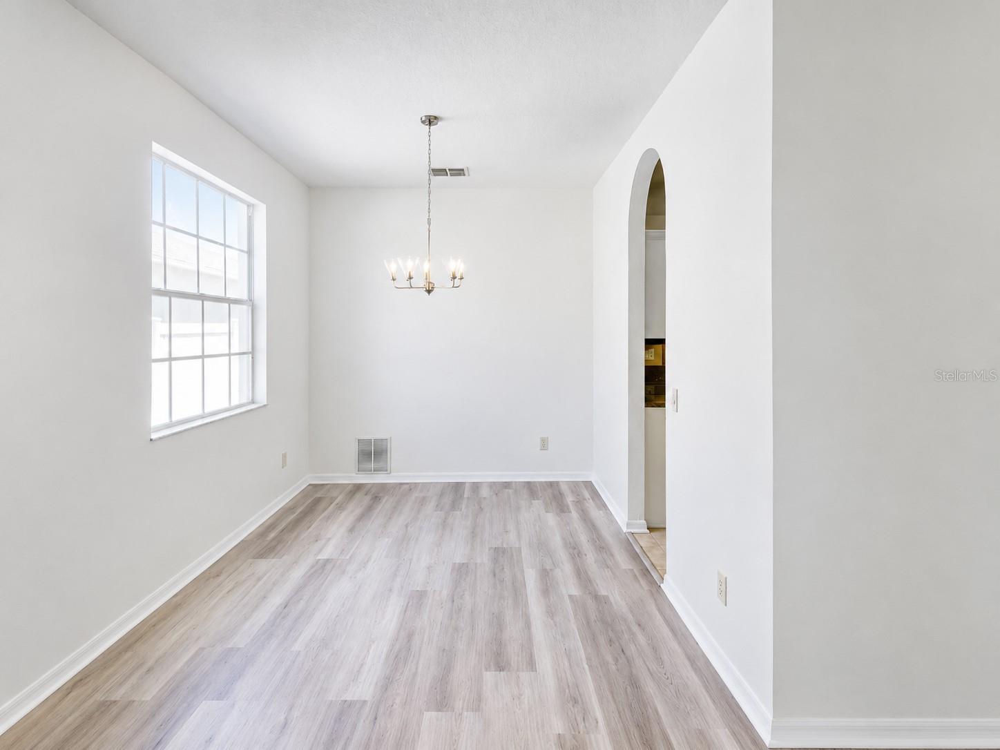 30612 PALMERSTON PL — photo 3