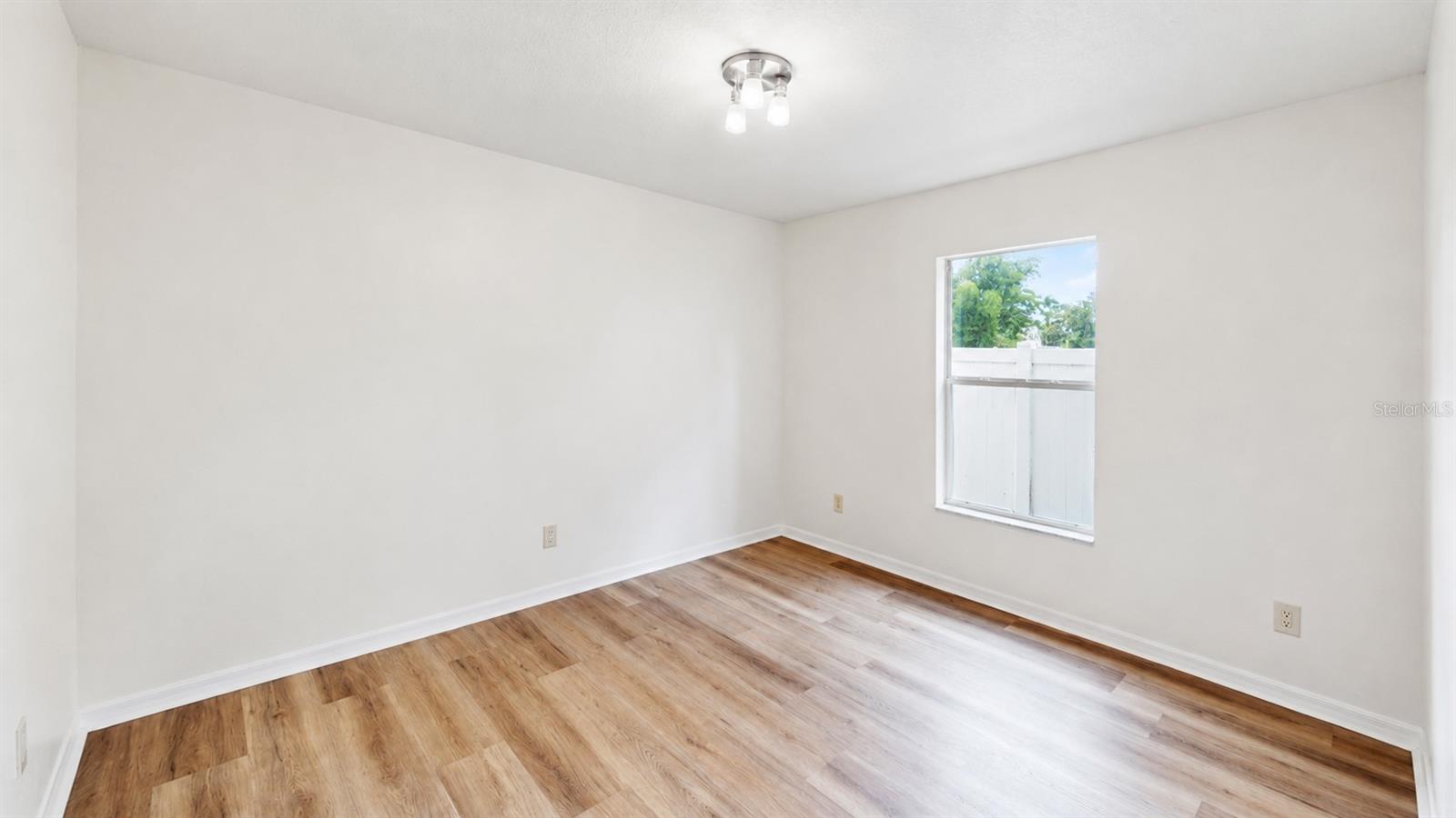 30612 PALMERSTON PL — photo 17