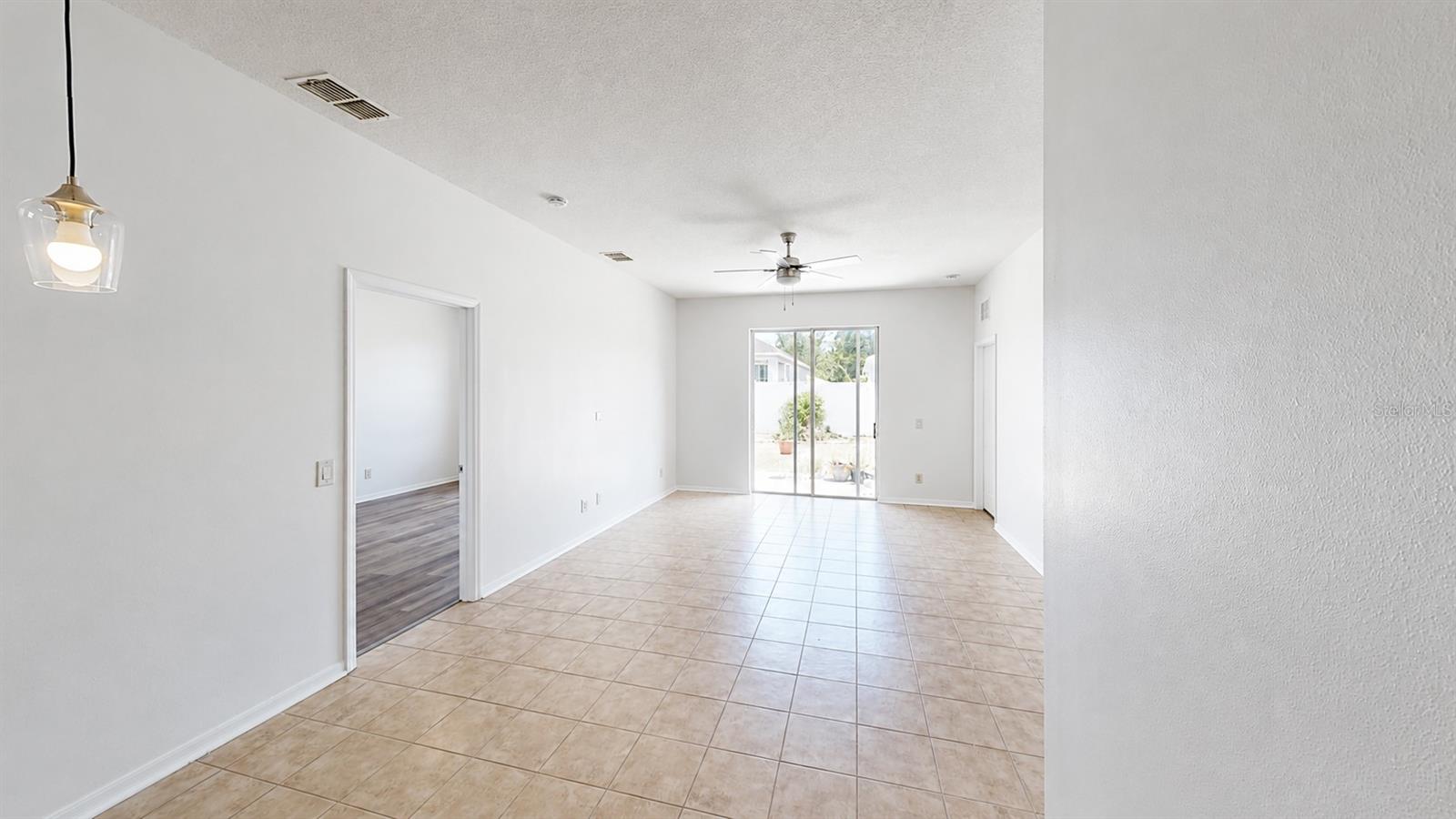30612 PALMERSTON PL — photo 10