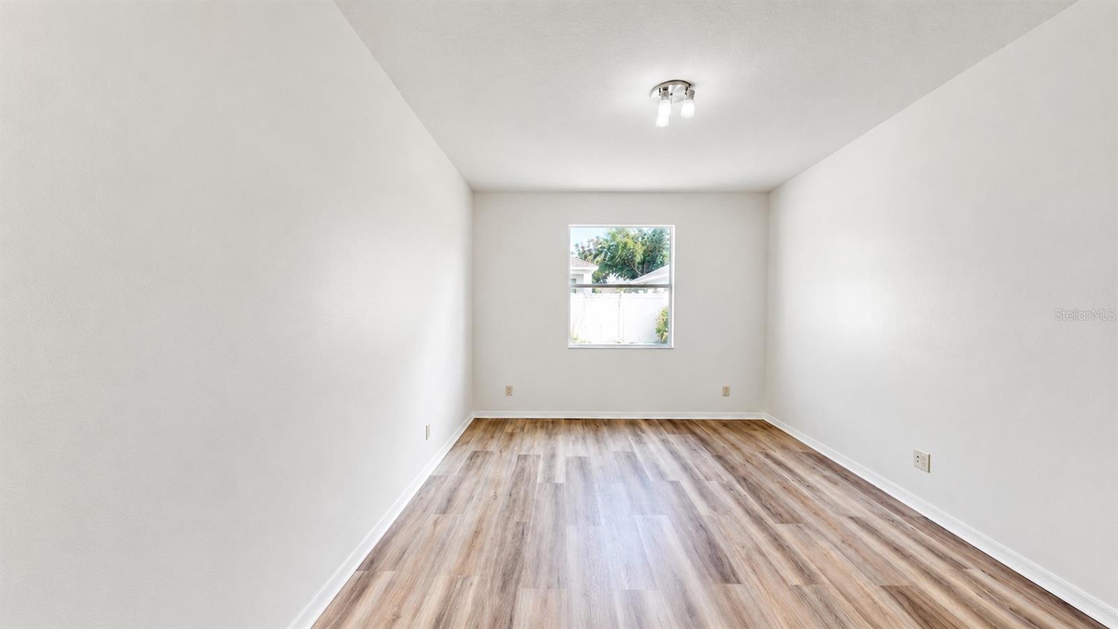 30612 PALMERSTON PL — photo 12