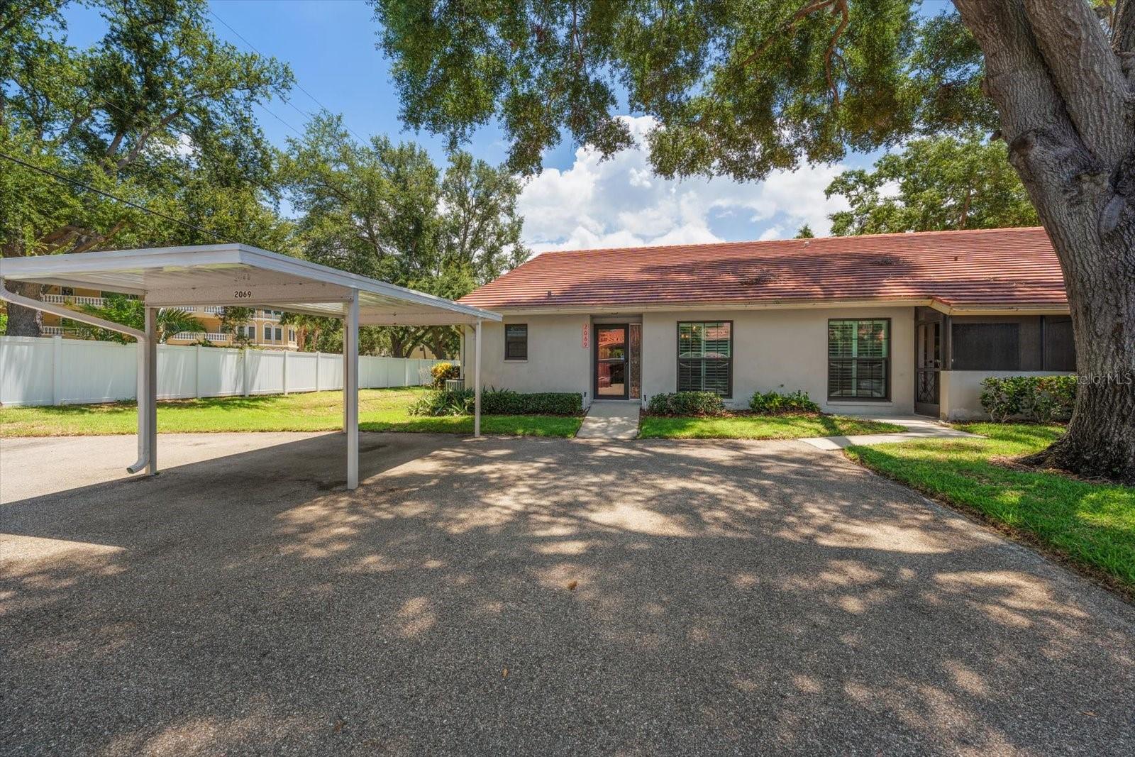 2069 LAKEVIEW DR — photo 4