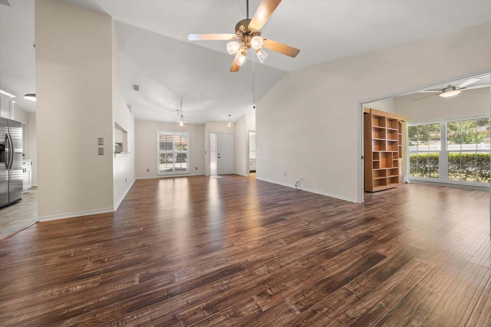 2069 LAKEVIEW DR — photo 9