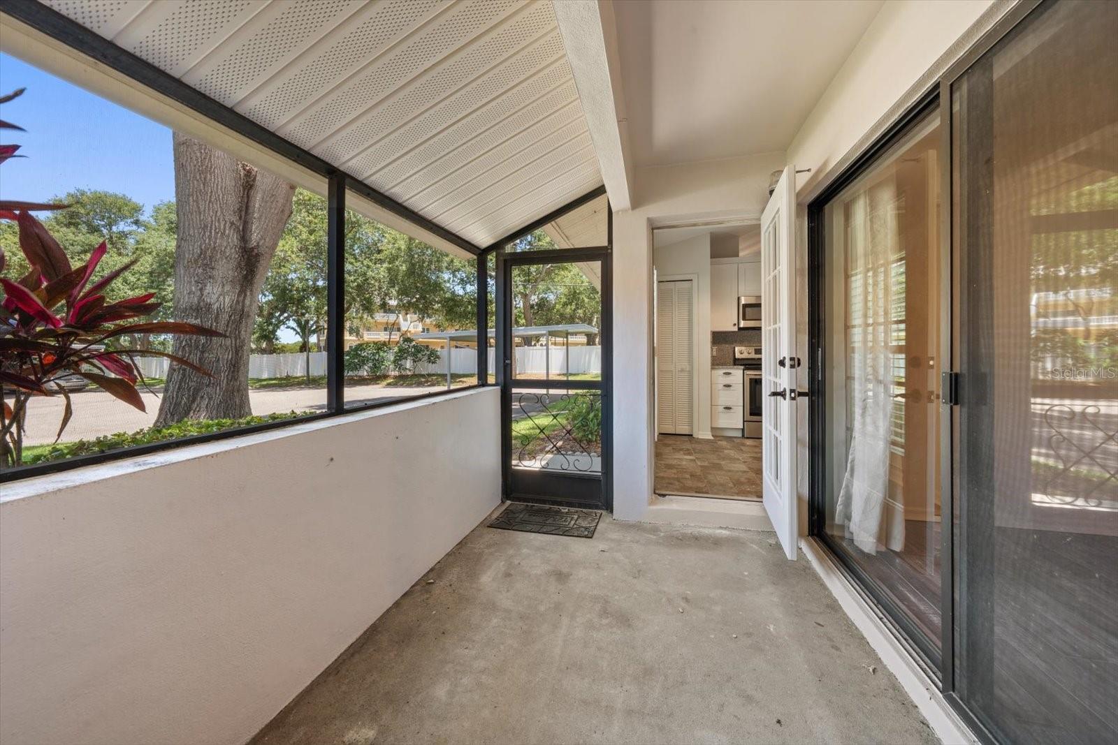 2069 LAKEVIEW DR — photo 15