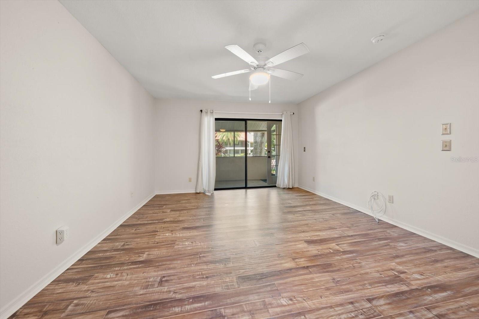 2069 LAKEVIEW DR — photo 19