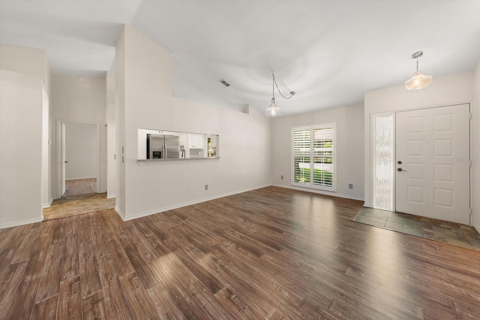 2069 LAKEVIEW DR — photo 6