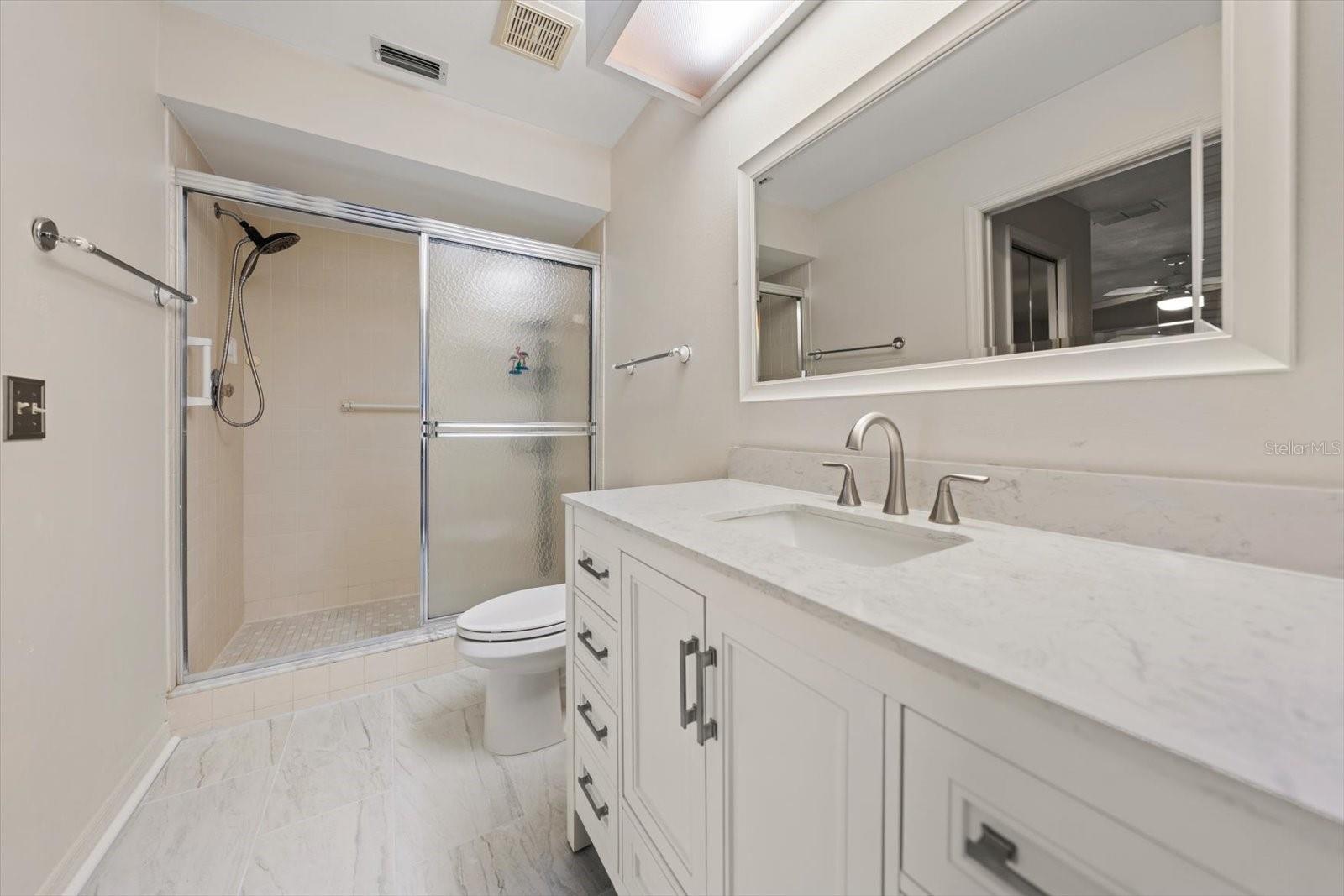 2069 LAKEVIEW DR — photo 22