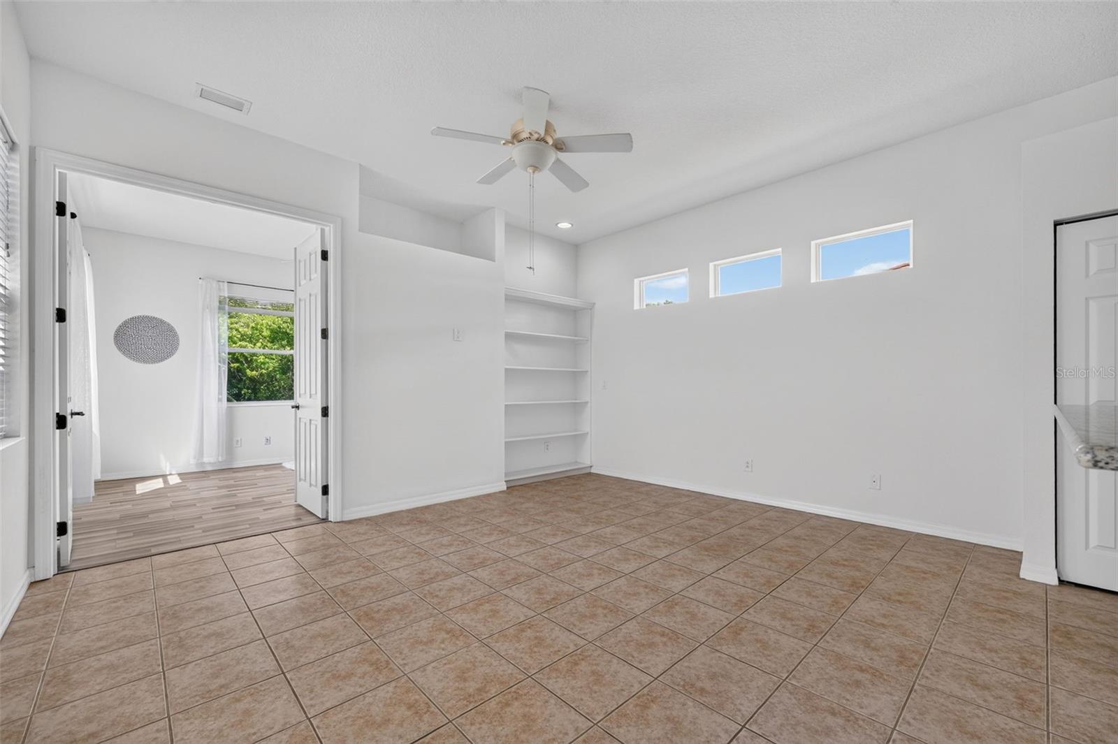 5328 LEXINGTON DR — photo 27