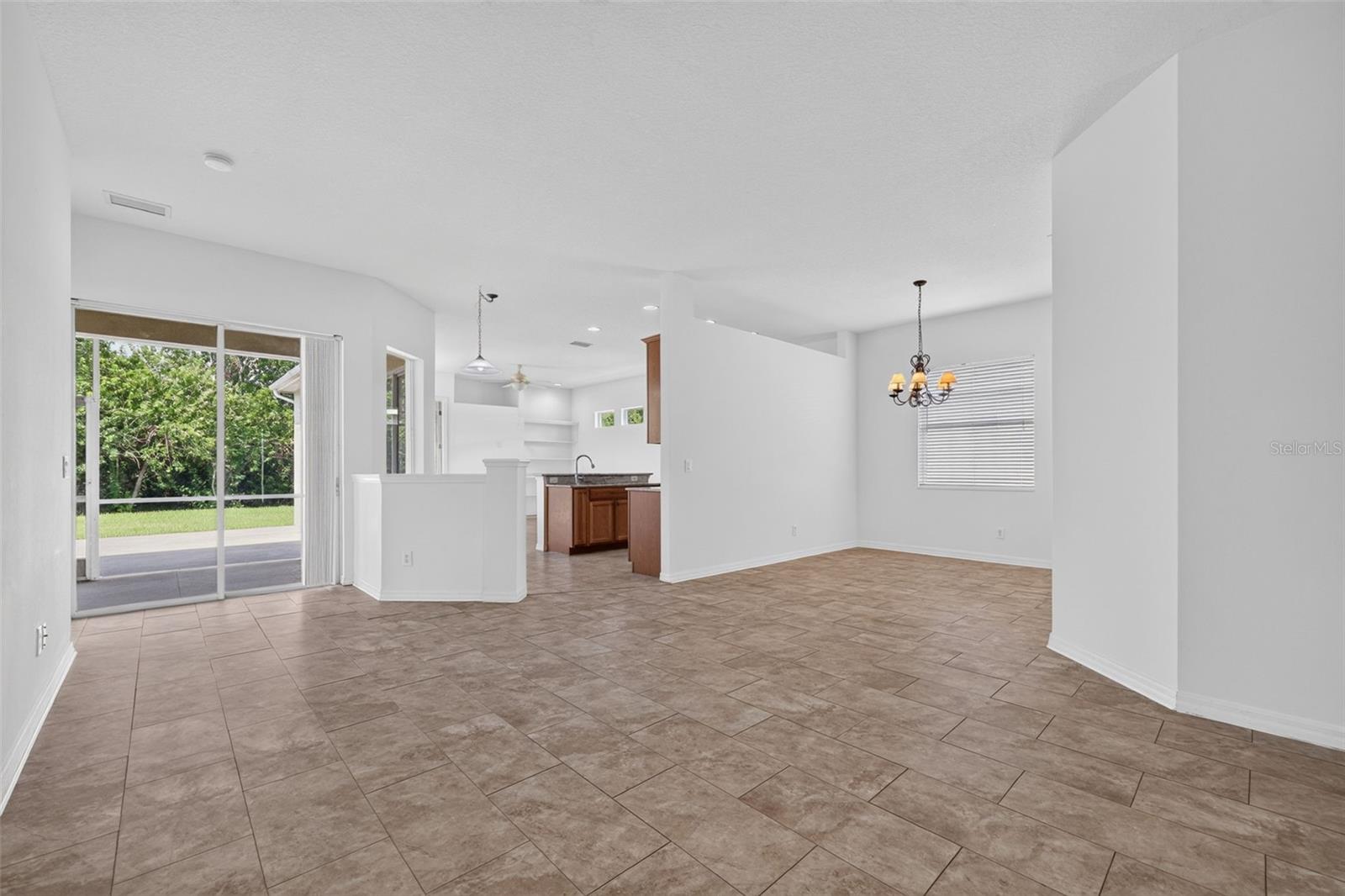 5328 LEXINGTON DR — photo 7