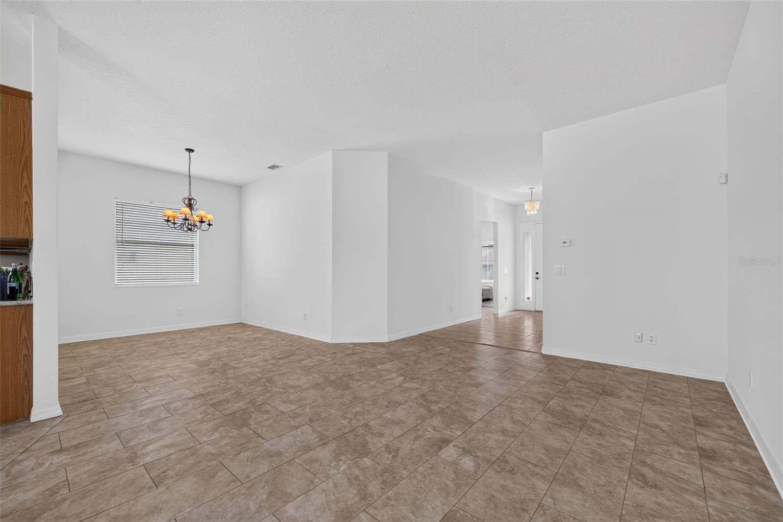 5328 LEXINGTON DR — photo 11