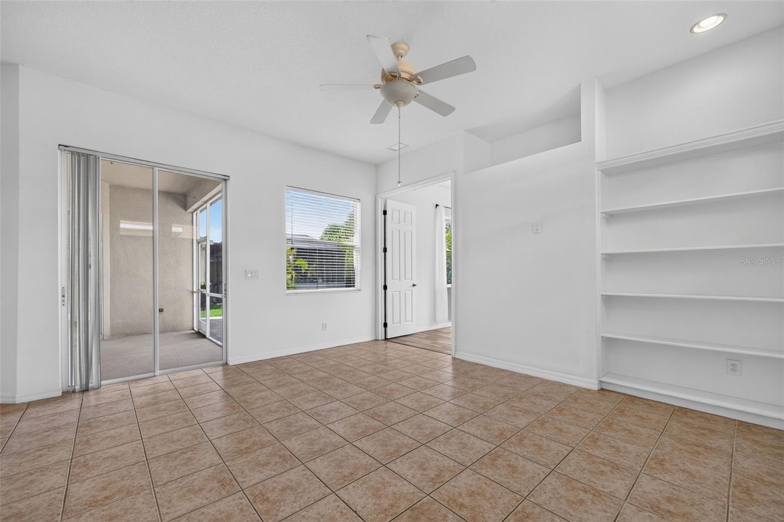 5328 LEXINGTON DR — photo 28