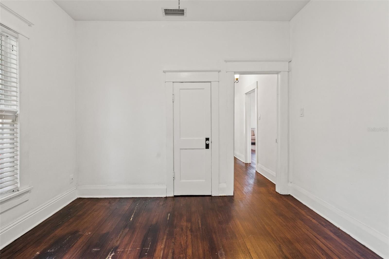 102 W NORTH ST — photo 21