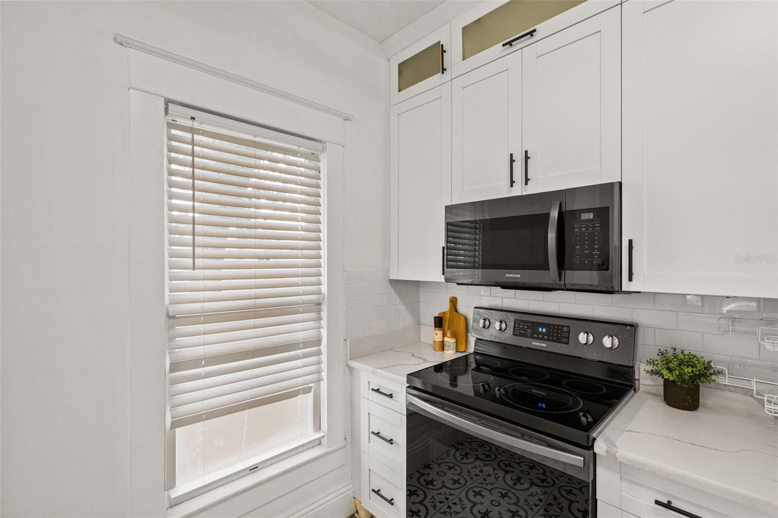 102 W NORTH ST — photo 13