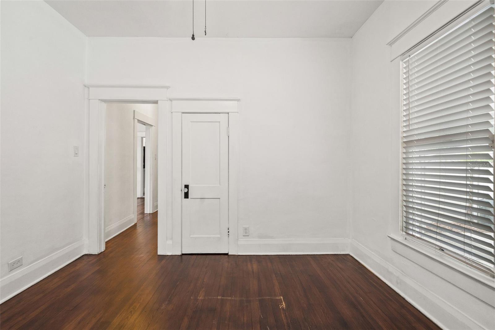 102 W NORTH ST — photo 16
