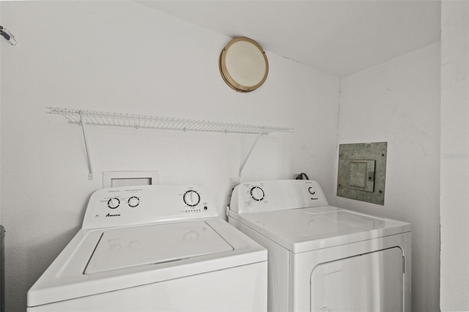 102 W NORTH ST — photo 35