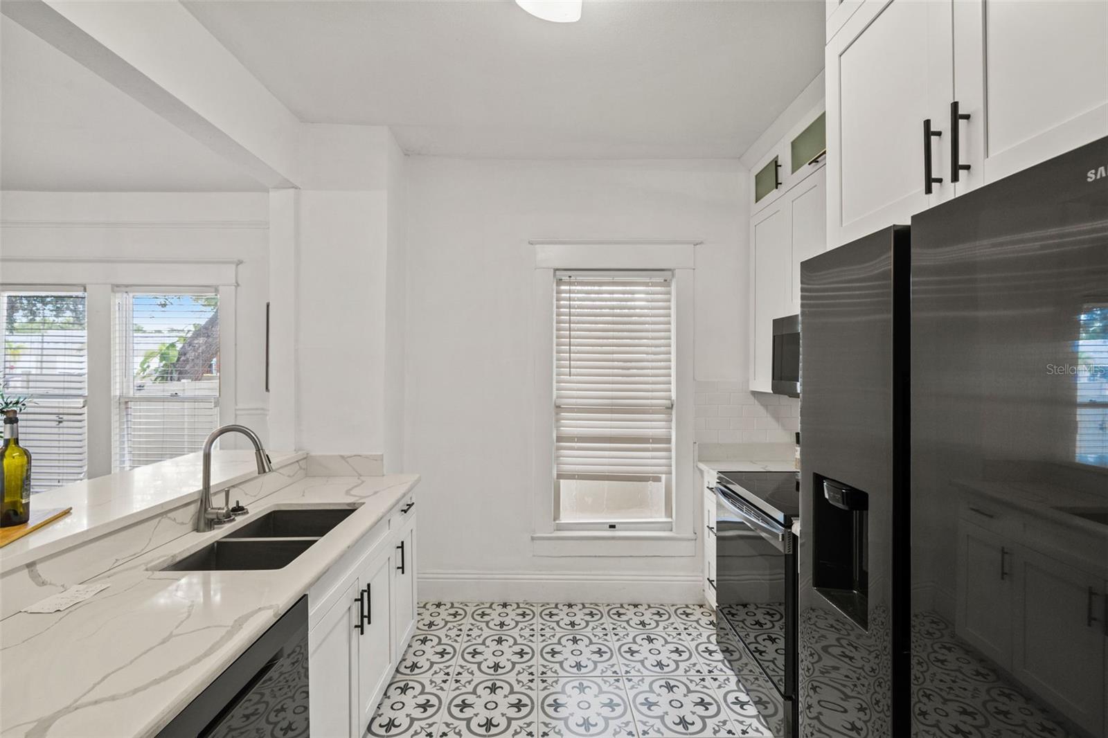102 W NORTH ST — photo 12