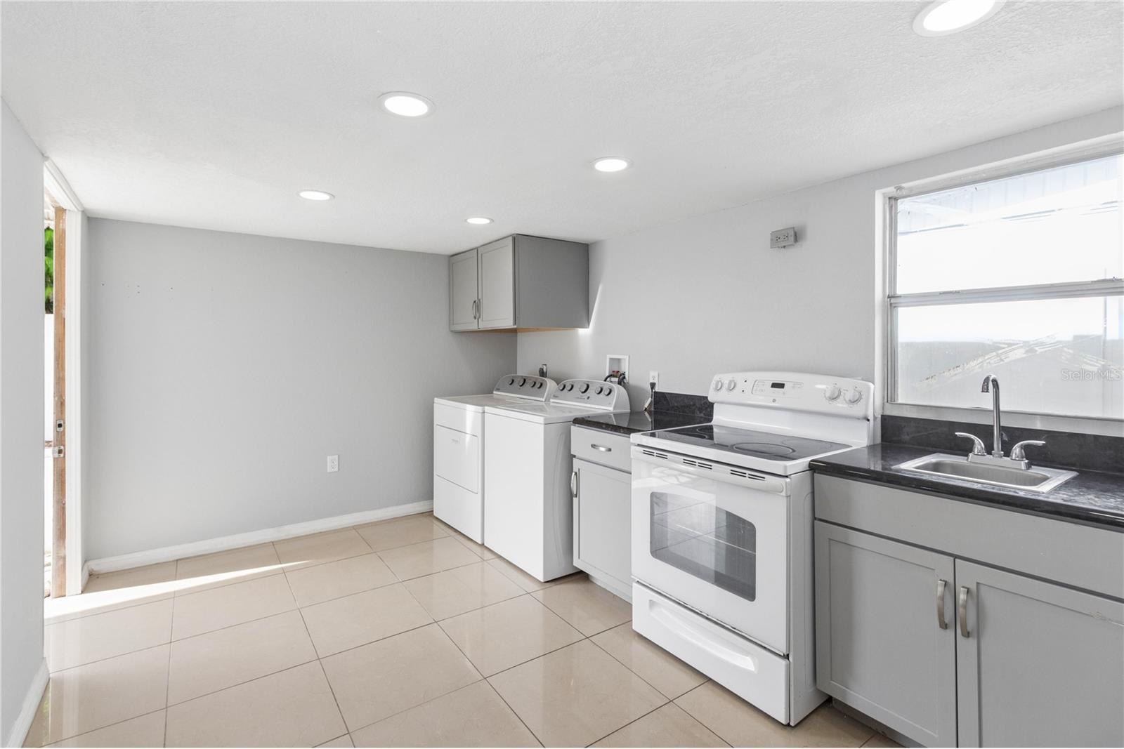 6835 MESA VERDE ST — photo 16
