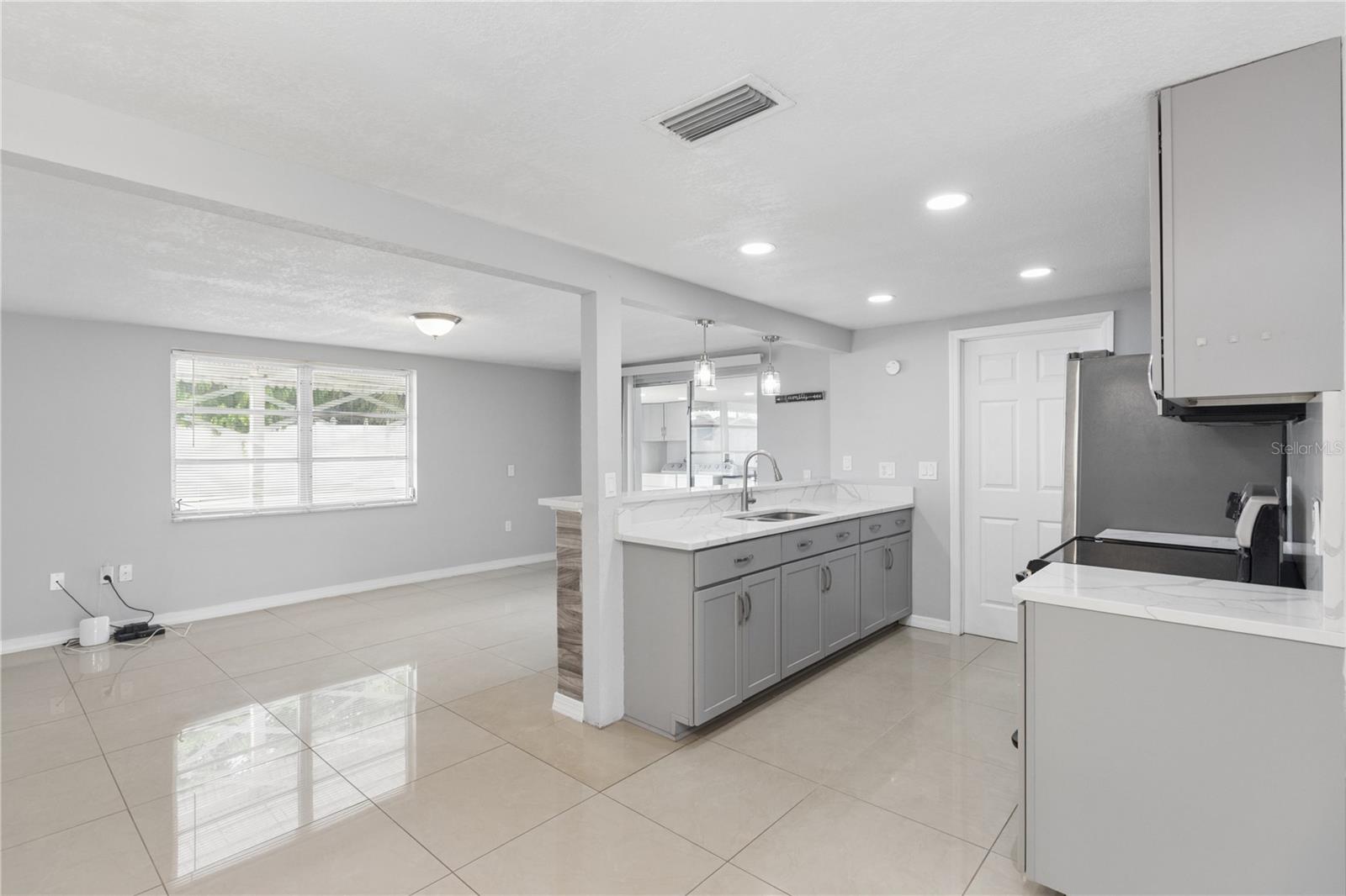 6835 MESA VERDE ST — photo 11