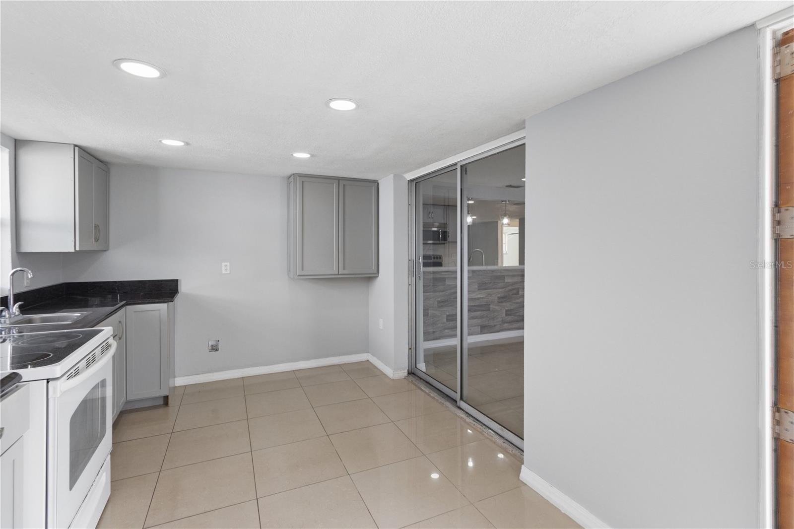 6835 MESA VERDE ST — photo 17