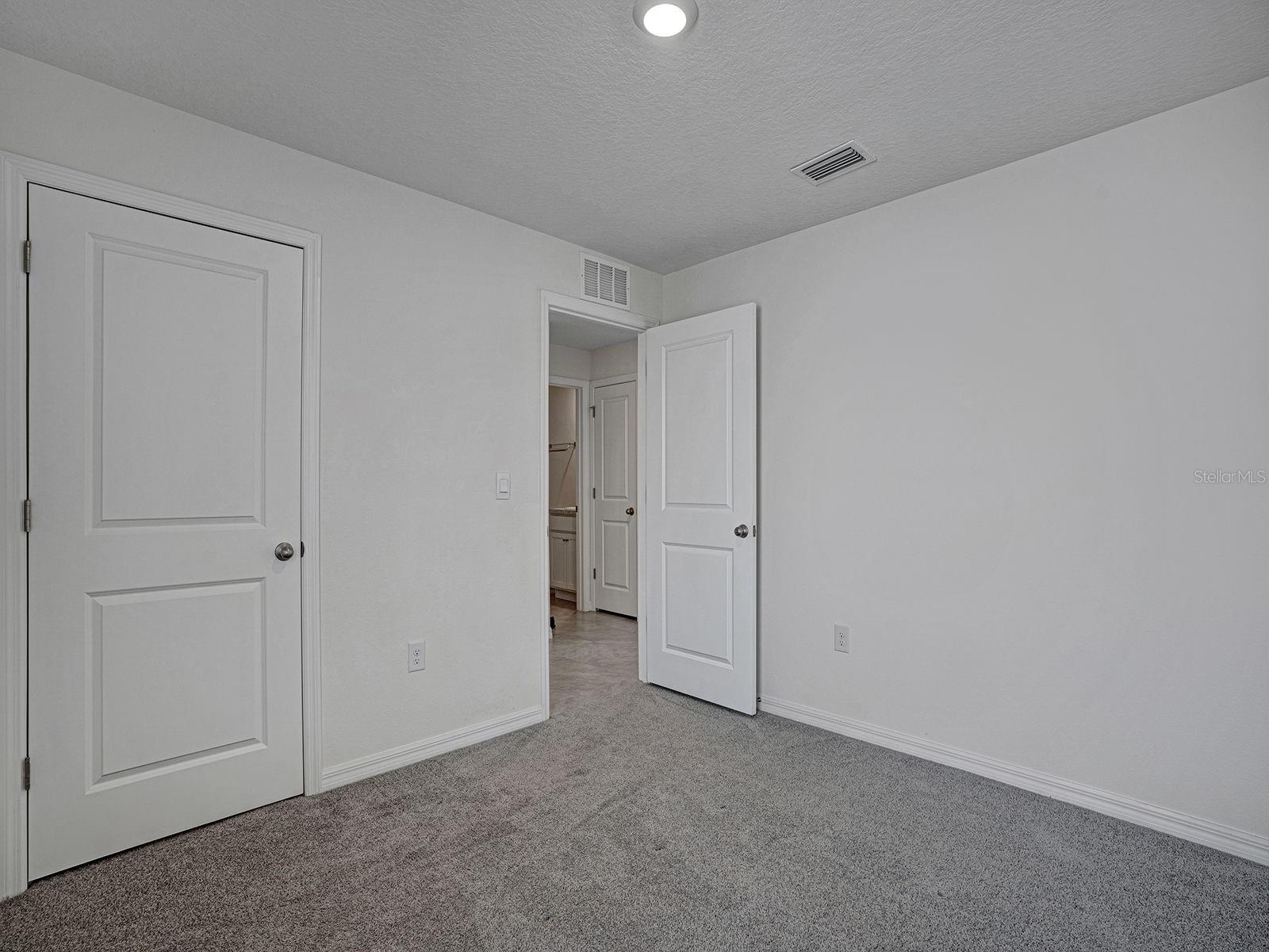 5586 LOGAN CAVE AVE — photo 32