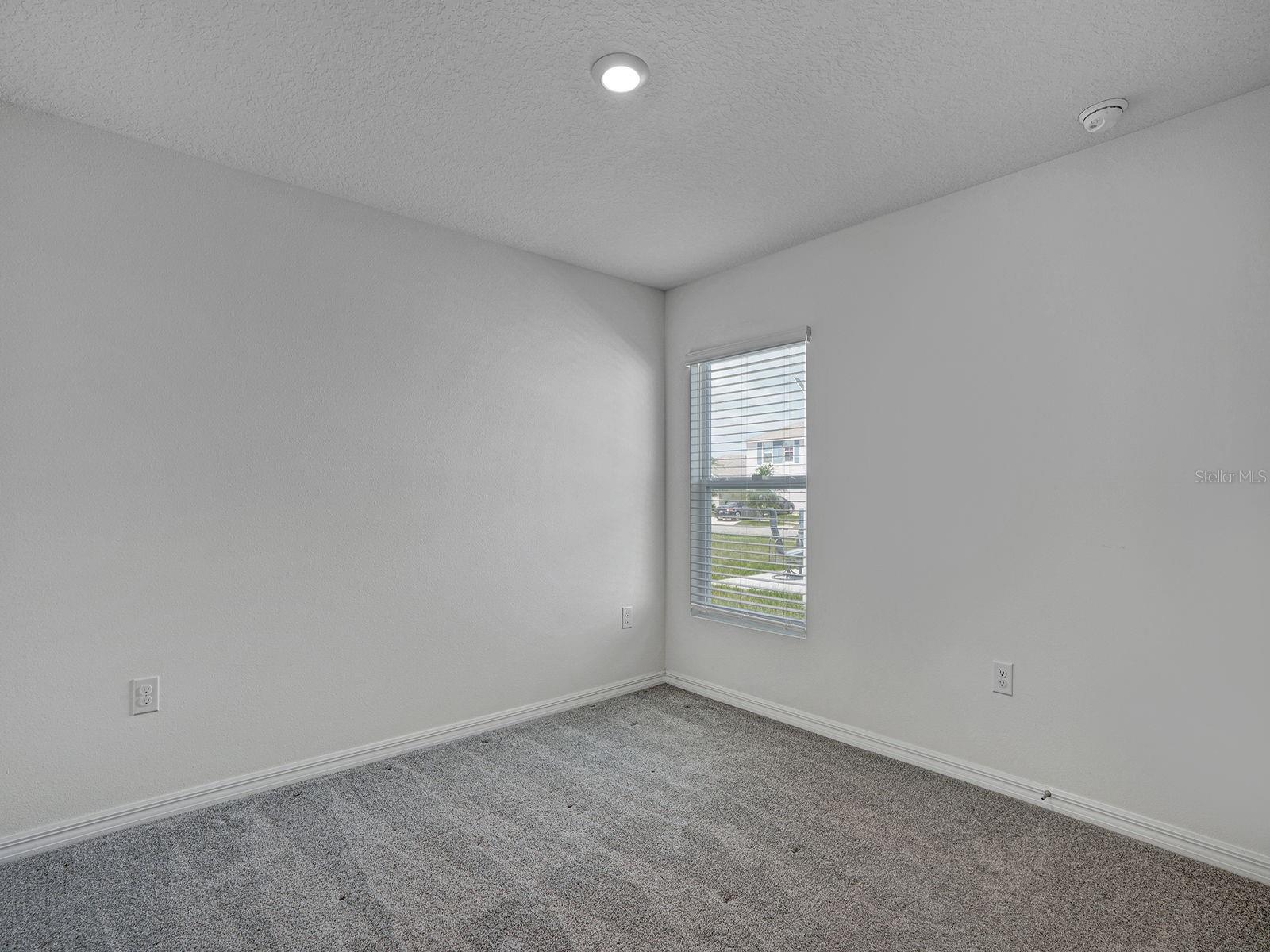 5586 LOGAN CAVE AVE — photo 30