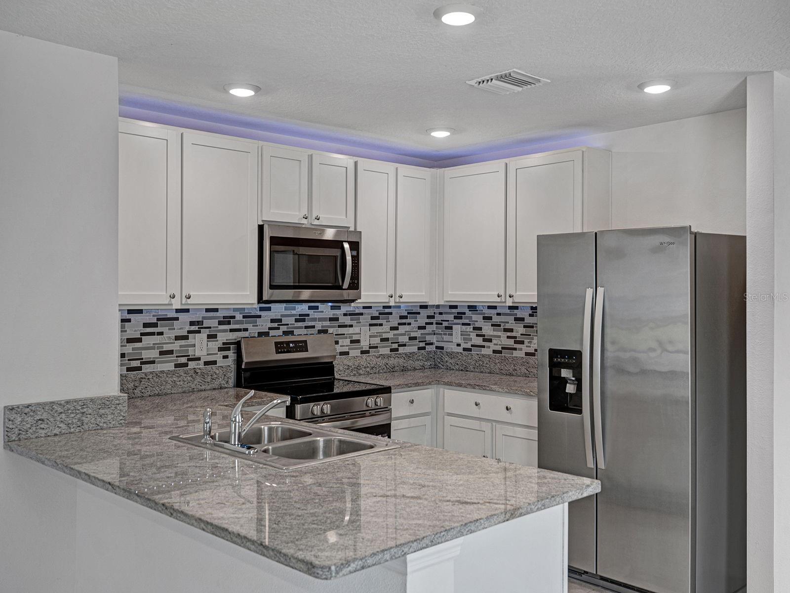5586 LOGAN CAVE AVE — photo 10