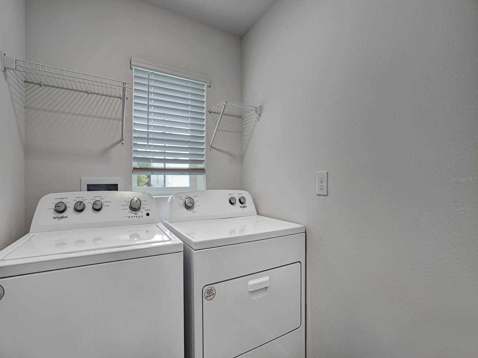 5586 LOGAN CAVE AVE — photo 34