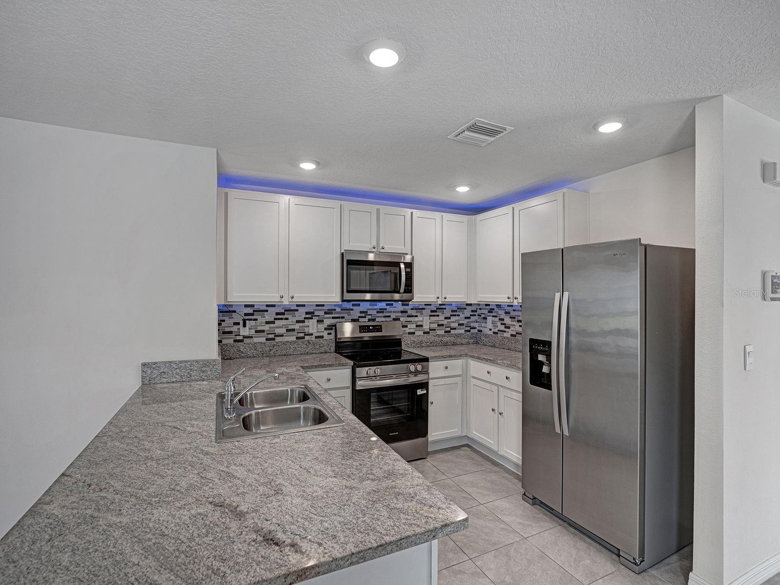 5586 LOGAN CAVE AVE — photo 7