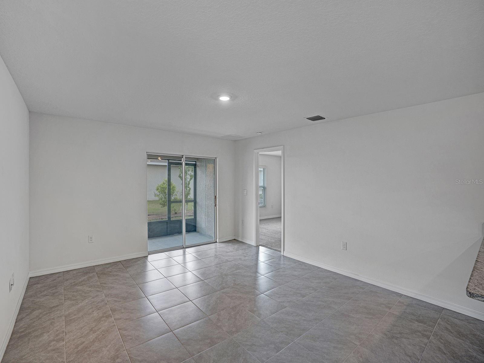 5586 LOGAN CAVE AVE — photo 13