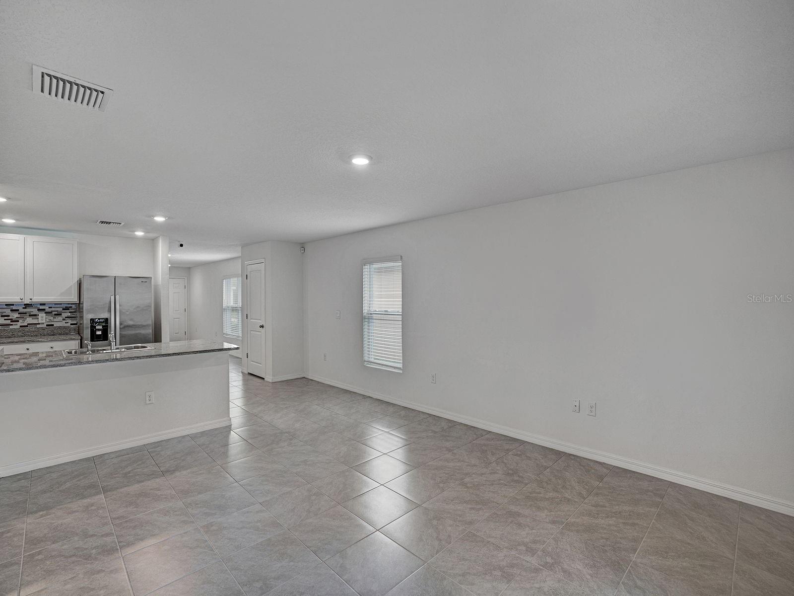 5586 LOGAN CAVE AVE — photo 15