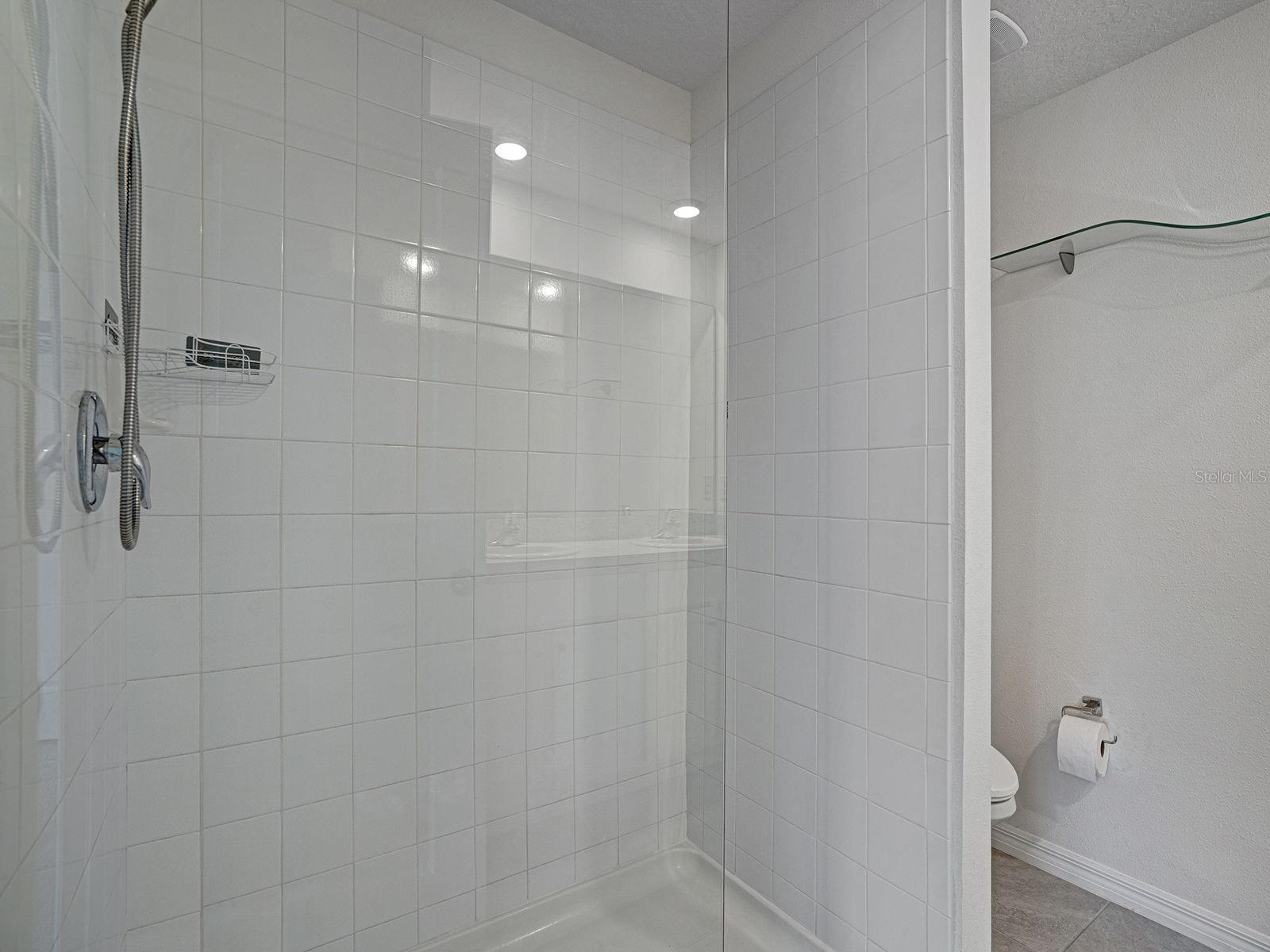 5586 LOGAN CAVE AVE — photo 23
