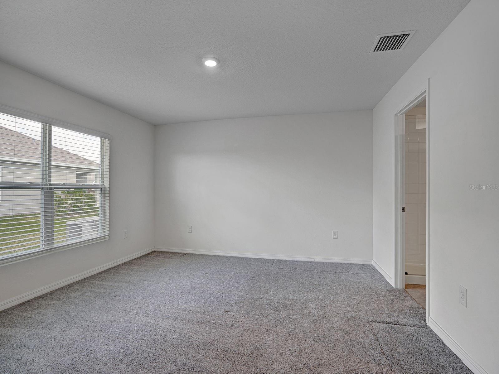 5586 LOGAN CAVE AVE — photo 17