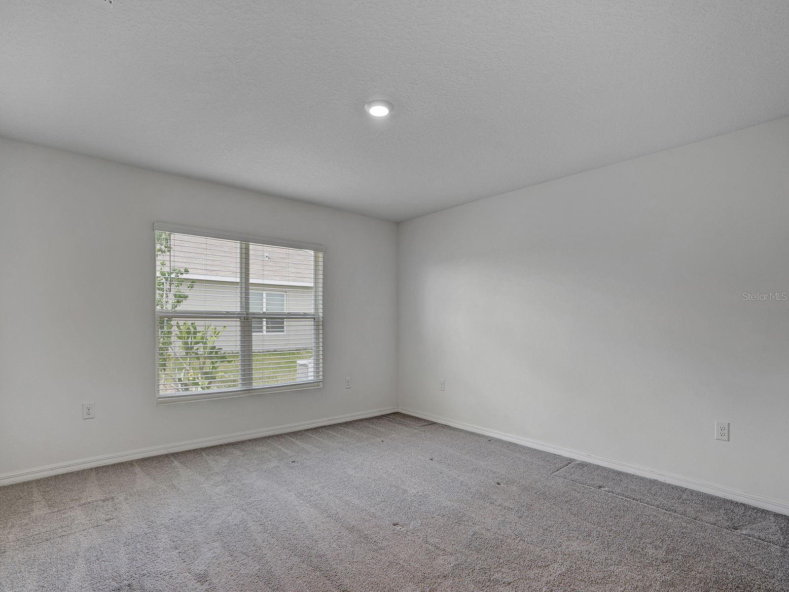 5586 LOGAN CAVE AVE — photo 18