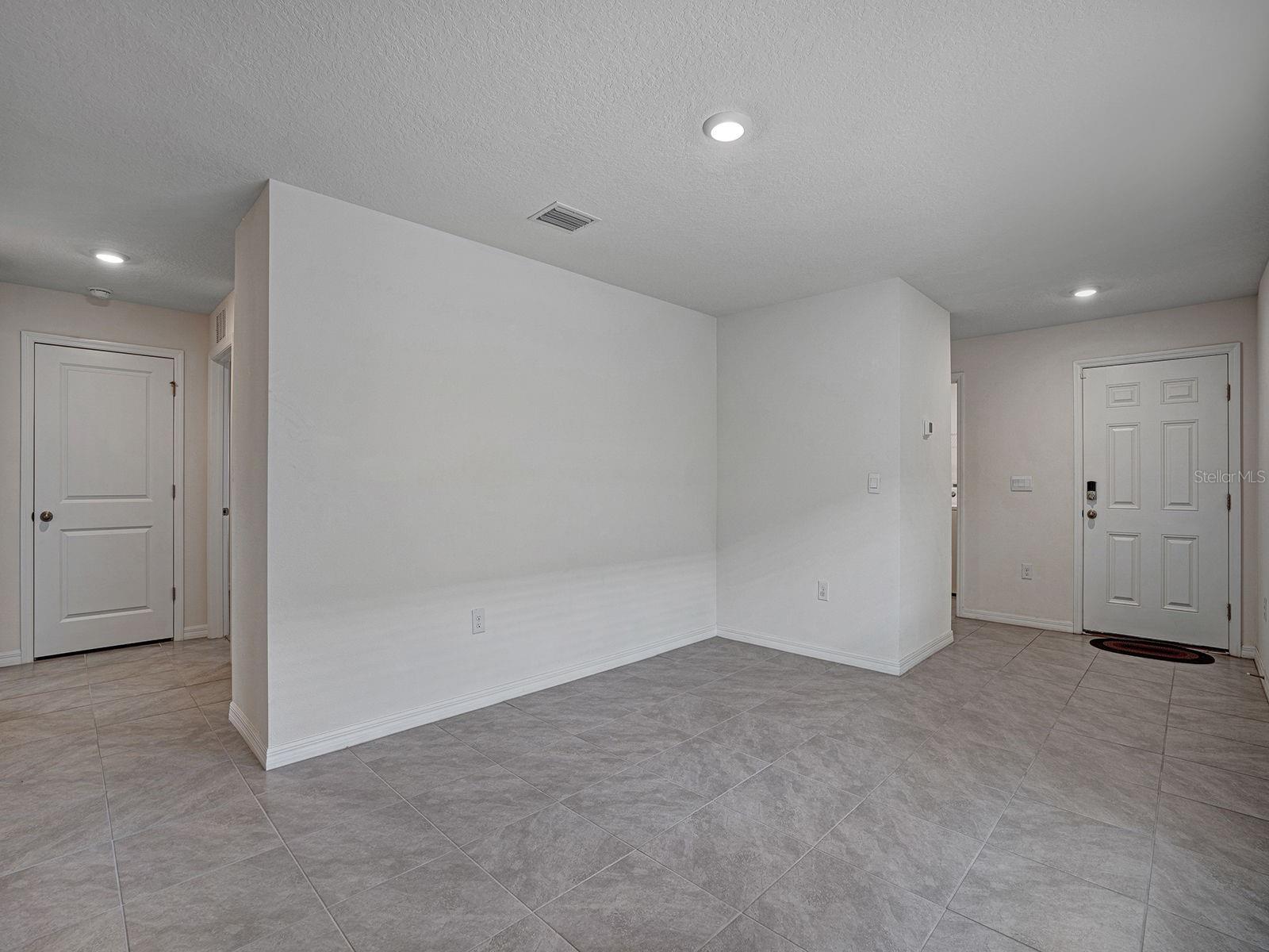 5586 LOGAN CAVE AVE — photo 6