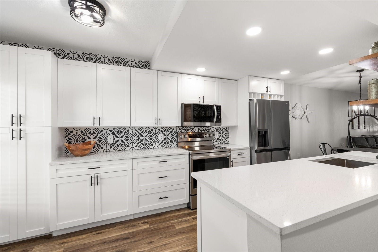 1324 PASADENA AVE S #204 — photo 7