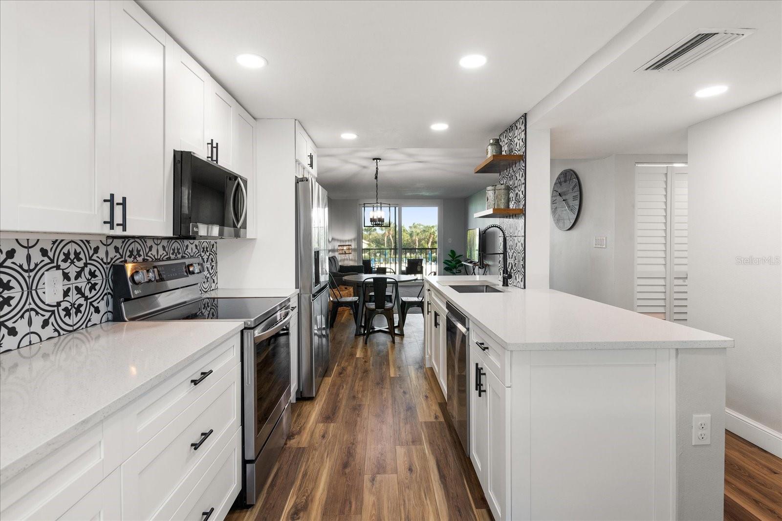 1324 PASADENA AVE S #204 — photo 9