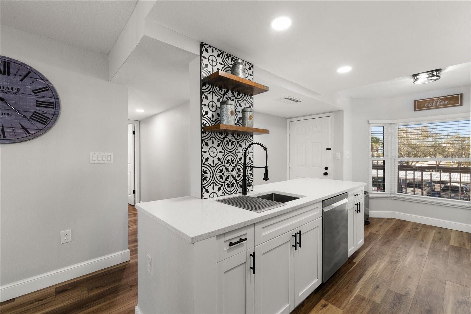 1324 PASADENA AVE S #204 — photo 11