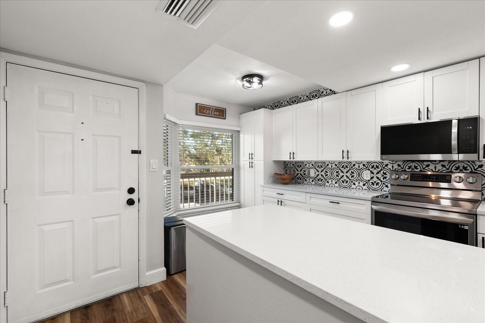 1324 PASADENA AVE S #204 — photo 5