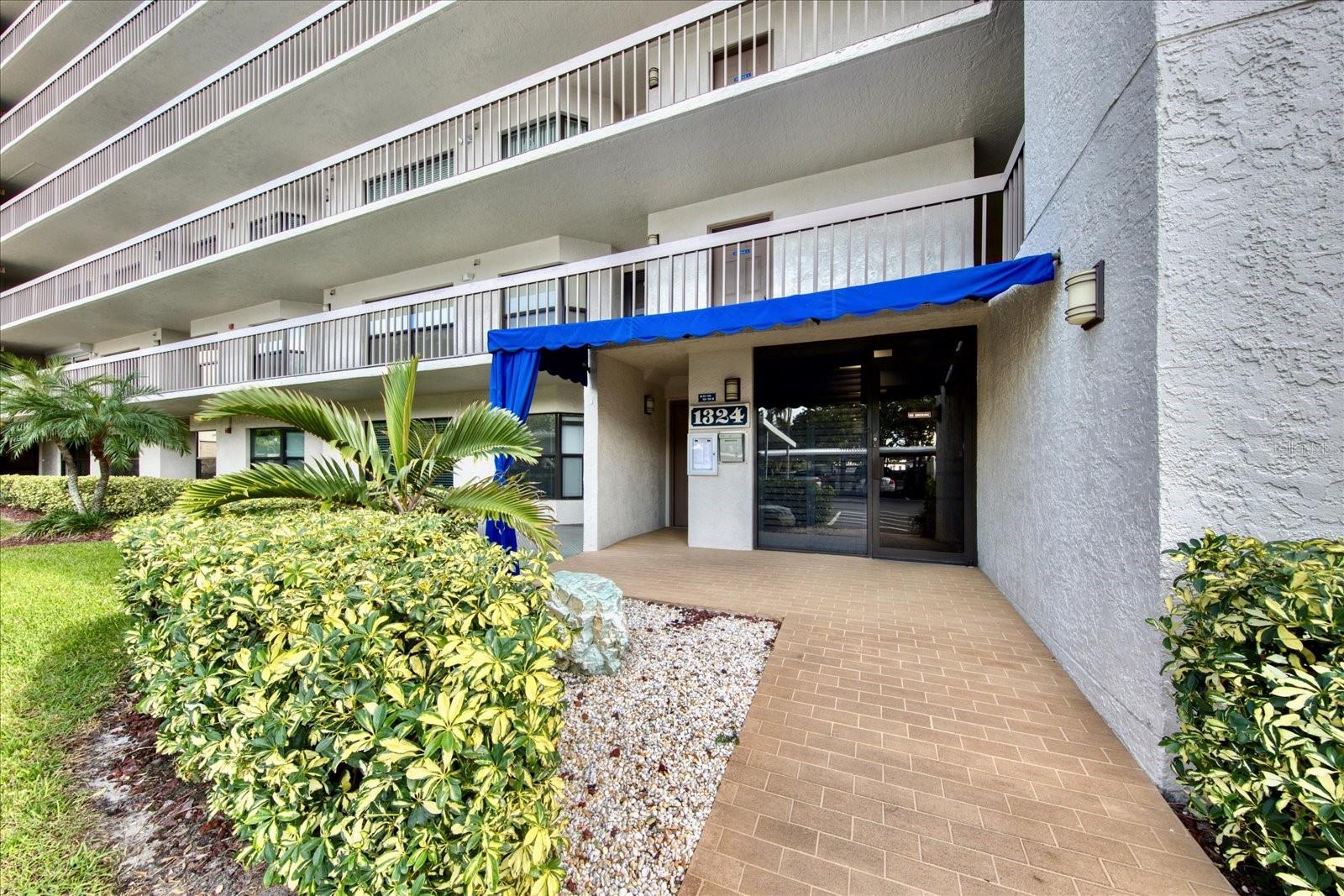 1324 PASADENA AVE S #204 — photo 3