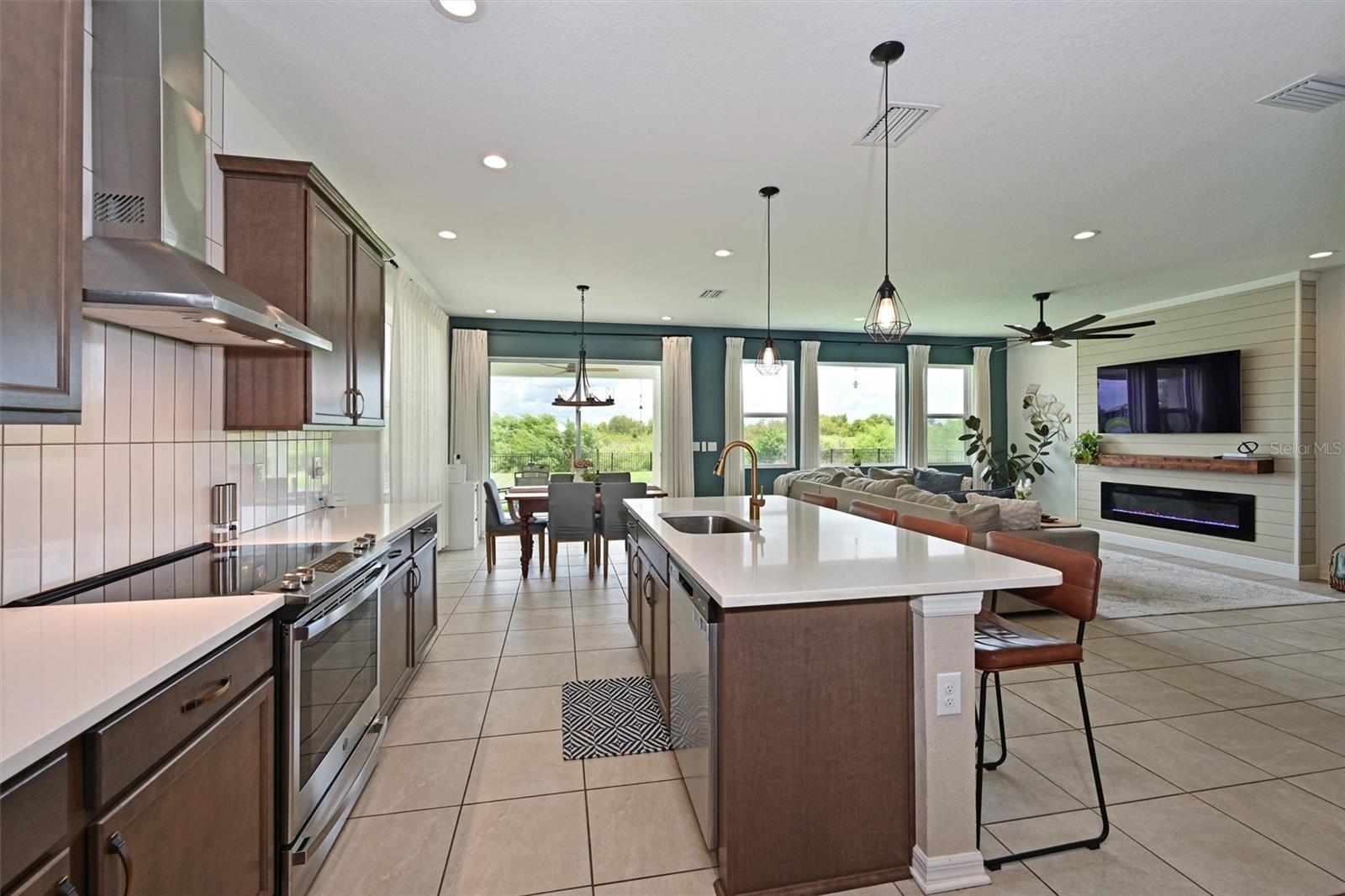 11124 MOONSAIL DR — photo 11