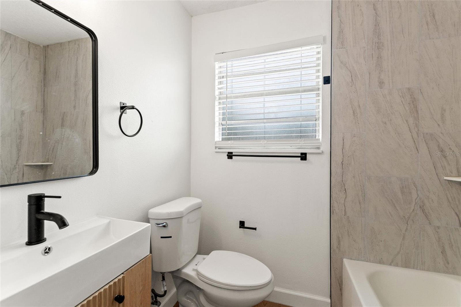 8204 ALLAMANDA AVE — photo 13
