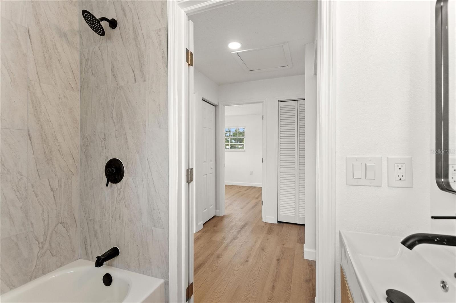 8204 ALLAMANDA AVE — photo 14