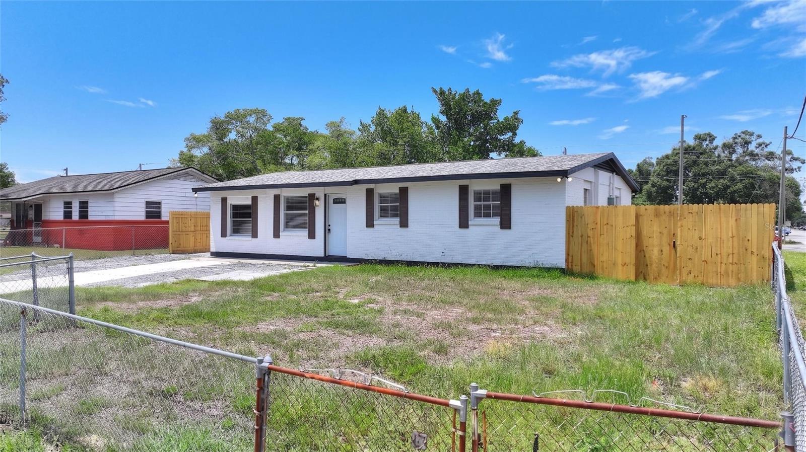 8204 ALLAMANDA AVE — photo 3